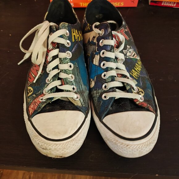 Batman Converse - Picture 1 of 2